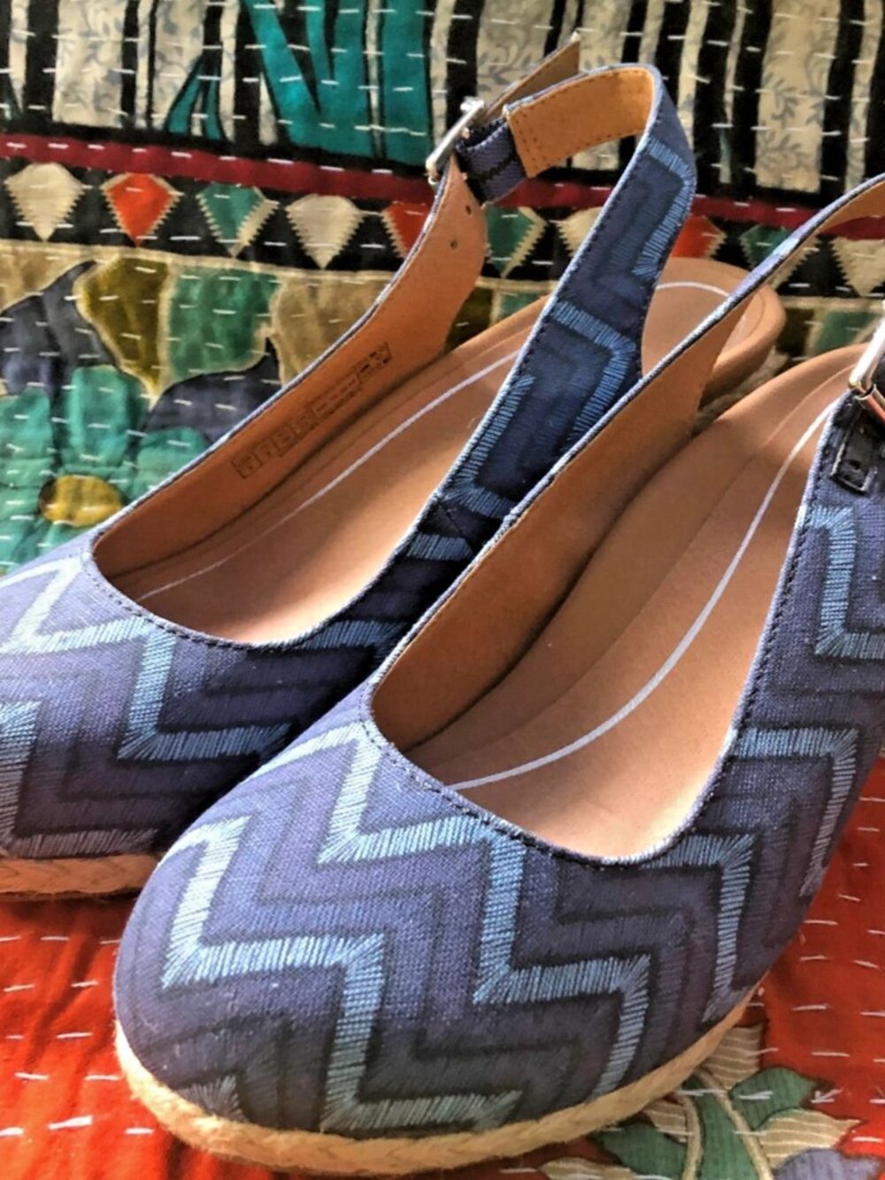 Women's Vionic Coralina Wedge Slingback Sandals - Navy/lt blue Chevron  Size 5